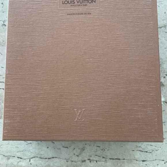 Louis Vuitton Saint-Cloud Mini Tassiri Yellow Epi Leather shoulder bag. - Picture 12 of 16